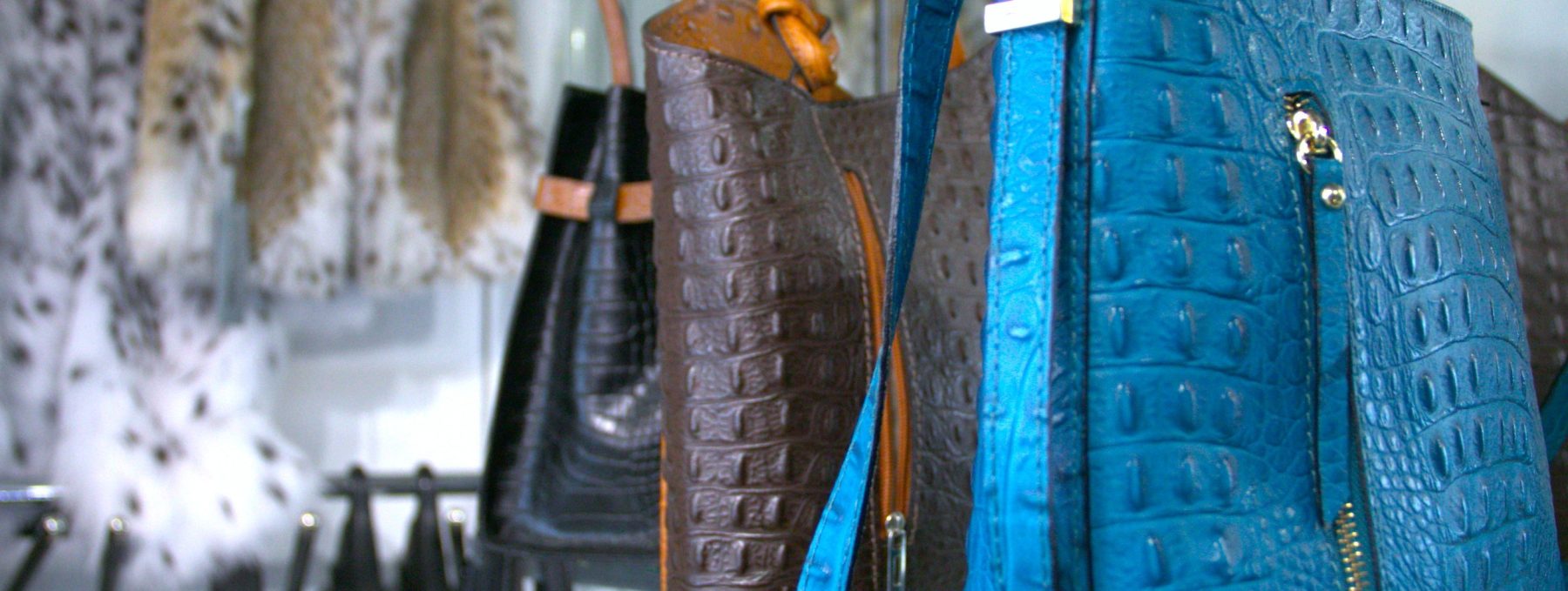 crocpurse_rightframeCU_croppedb